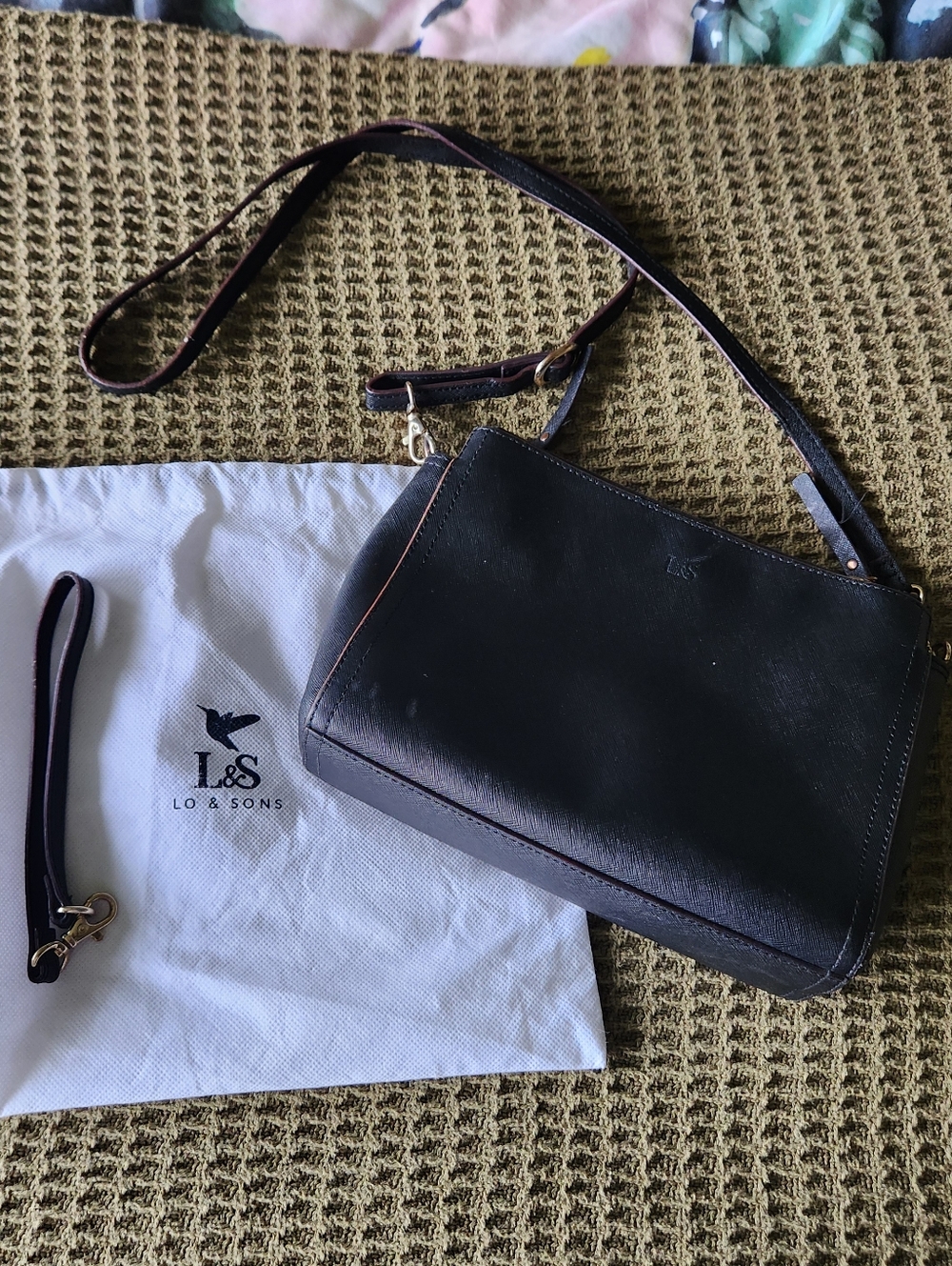 Lo & Sons Pearl Crossbody
